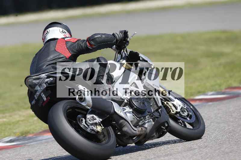 /44 09.08.2025 Plüss Moto Sport ADR/Einsteiger/unklar backside